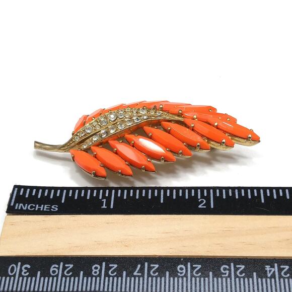 Vintage 1950s Leaf Brooch, Bright Orange Rhinestones, Gold Plated - Picture 7 of 10
